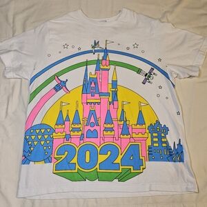 Disney World 2024 Tee Mens XL w Tinkerbell, Buzzlightyear, Dumbo Multicolor